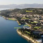 Ibis Your Cosy Oasis With Private Parking And Patio Διαμέρισμα