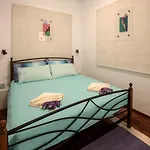 Διαμέρισμα Ibis Your Cosy Oasis With Private Parking And Patio *