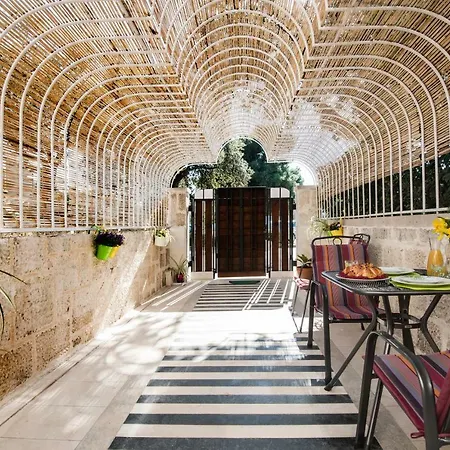 아파트 Ibis Your Cosy Oasis With Private Parking And Patio