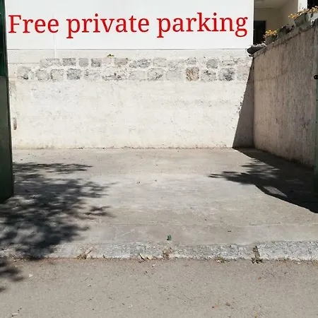 Διαμέρισμα Ibis Your Cosy Oasis With Private Parking And Patio *