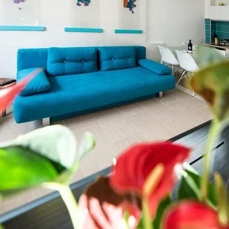 Ibis Your Cosy Oasis With Private Parking And Patio *