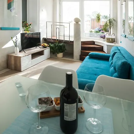 Apartment Ibis Your Cosy Oasis With Private Parking And Patio *